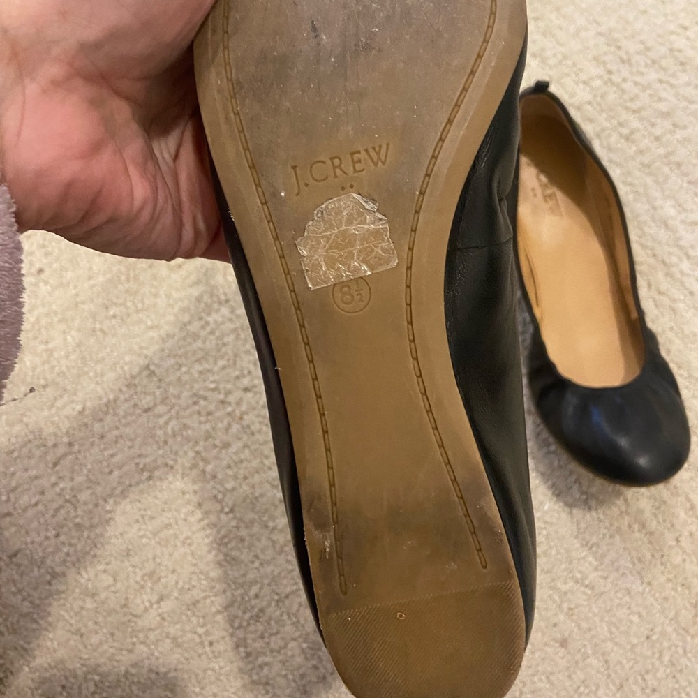 Black ballerina flats